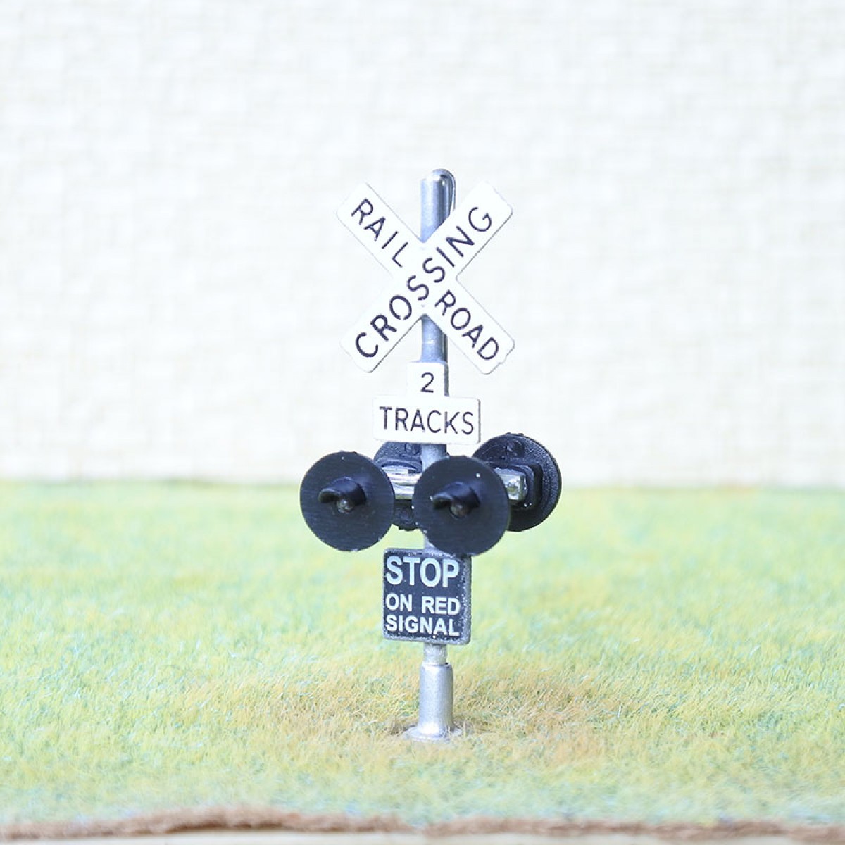 2 x HO scale railroad crossing signals 2 tracks + 1 circuit board flasher #SL4